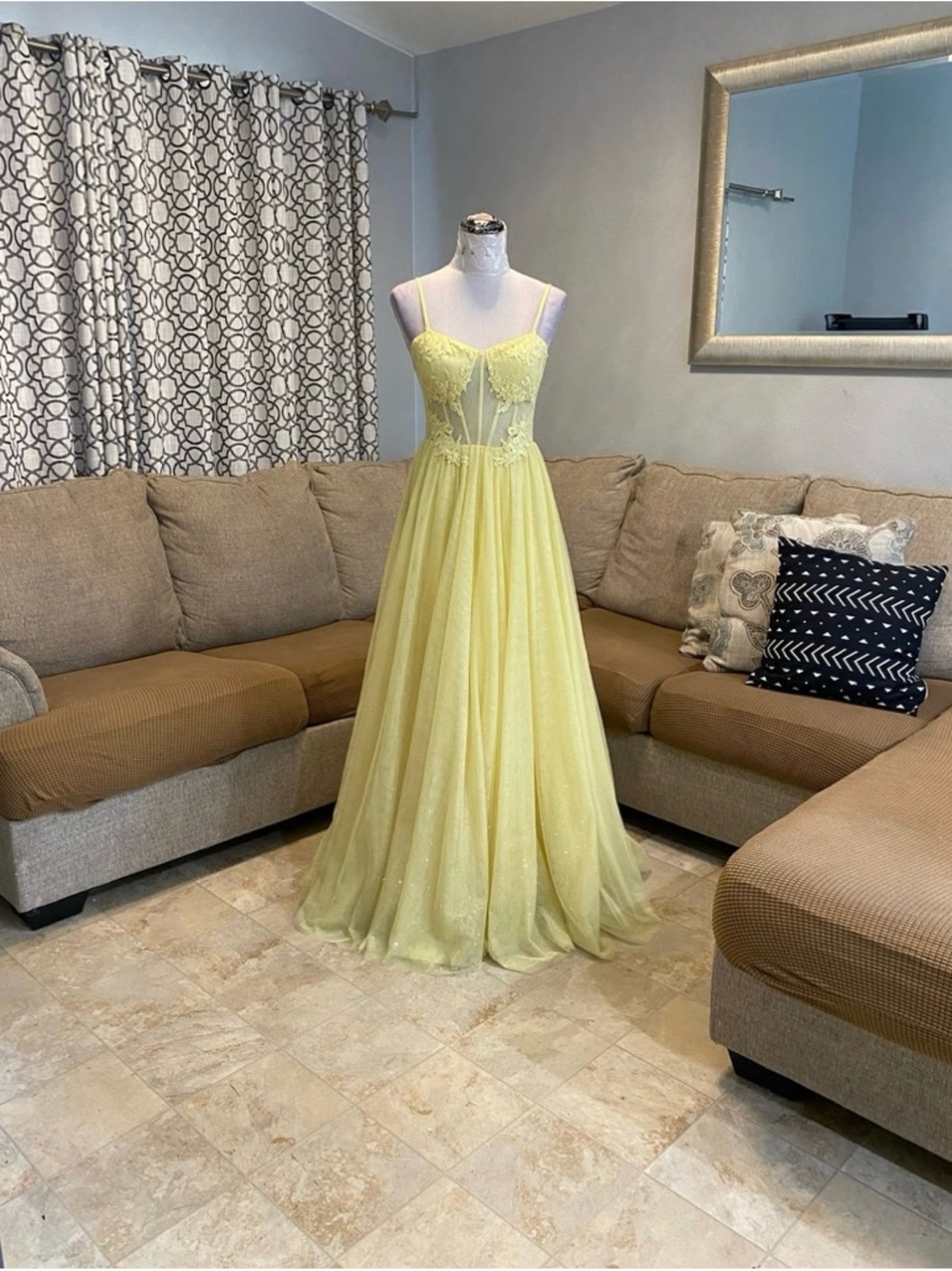 New Windsor Junior Size 7 waist 28 inches Sweetheart Lace A-Line Ball Gown - Picture 1 of 7